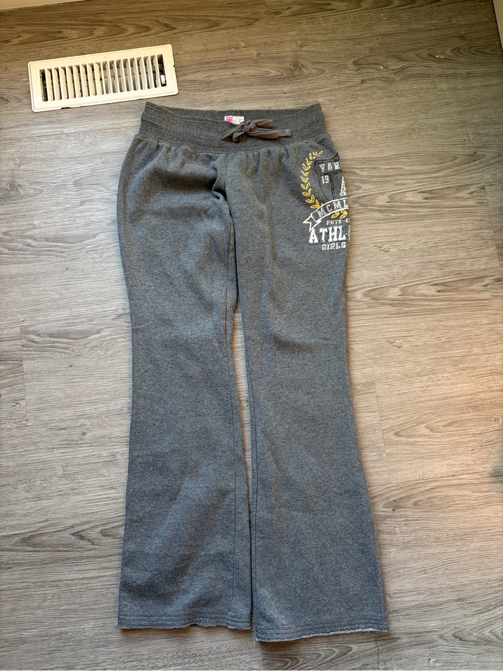 Women’s Y2K Ardenes sweatpants